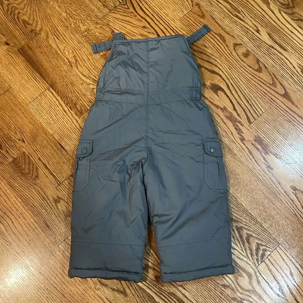 Kid’s Carter’s Brand Snow Bibs. Size 2T. Excellent to Like New Condition.